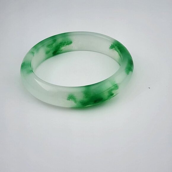 Brand New Jade Bangle Bracelet - Picture 4 of 7